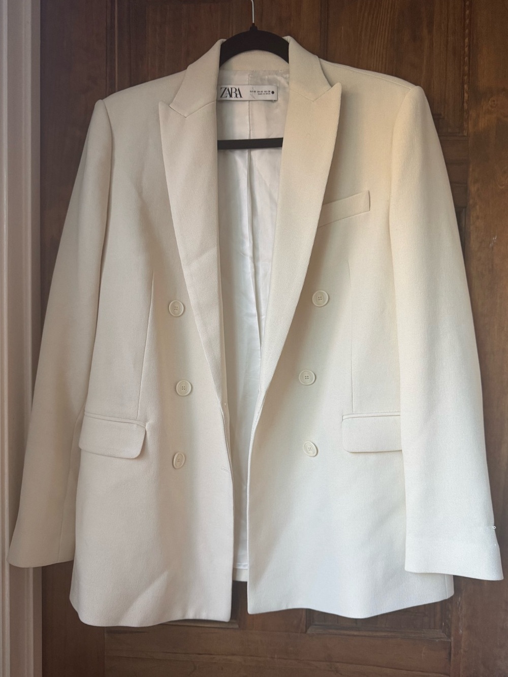 Zara Double-Breasted Off-White / Cream Blazer
Classic Minimalist Versatile US M
